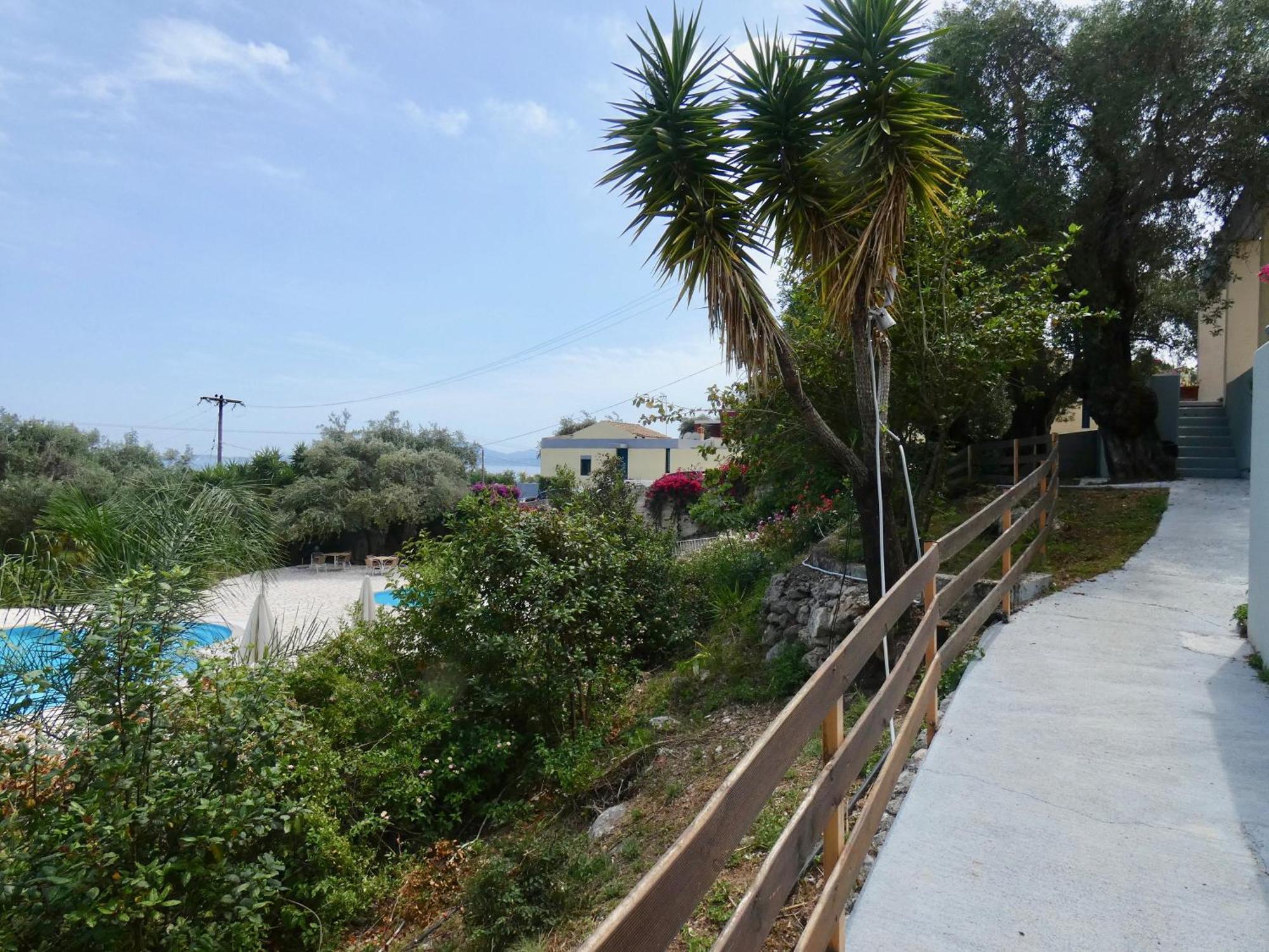 Aparthotel Barbati Beach Apartments *