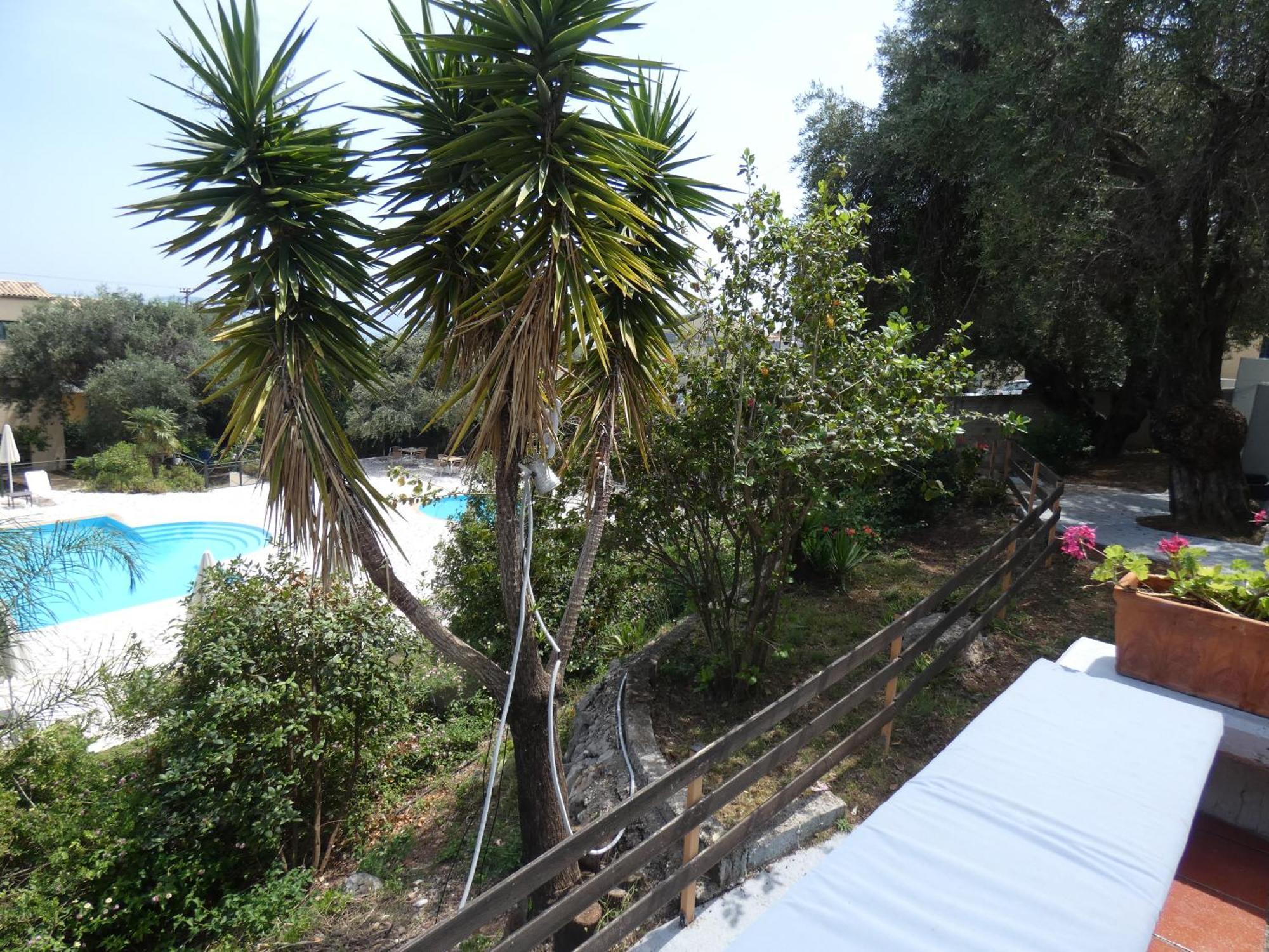 Aparthotel Barbati Beach Apartments *